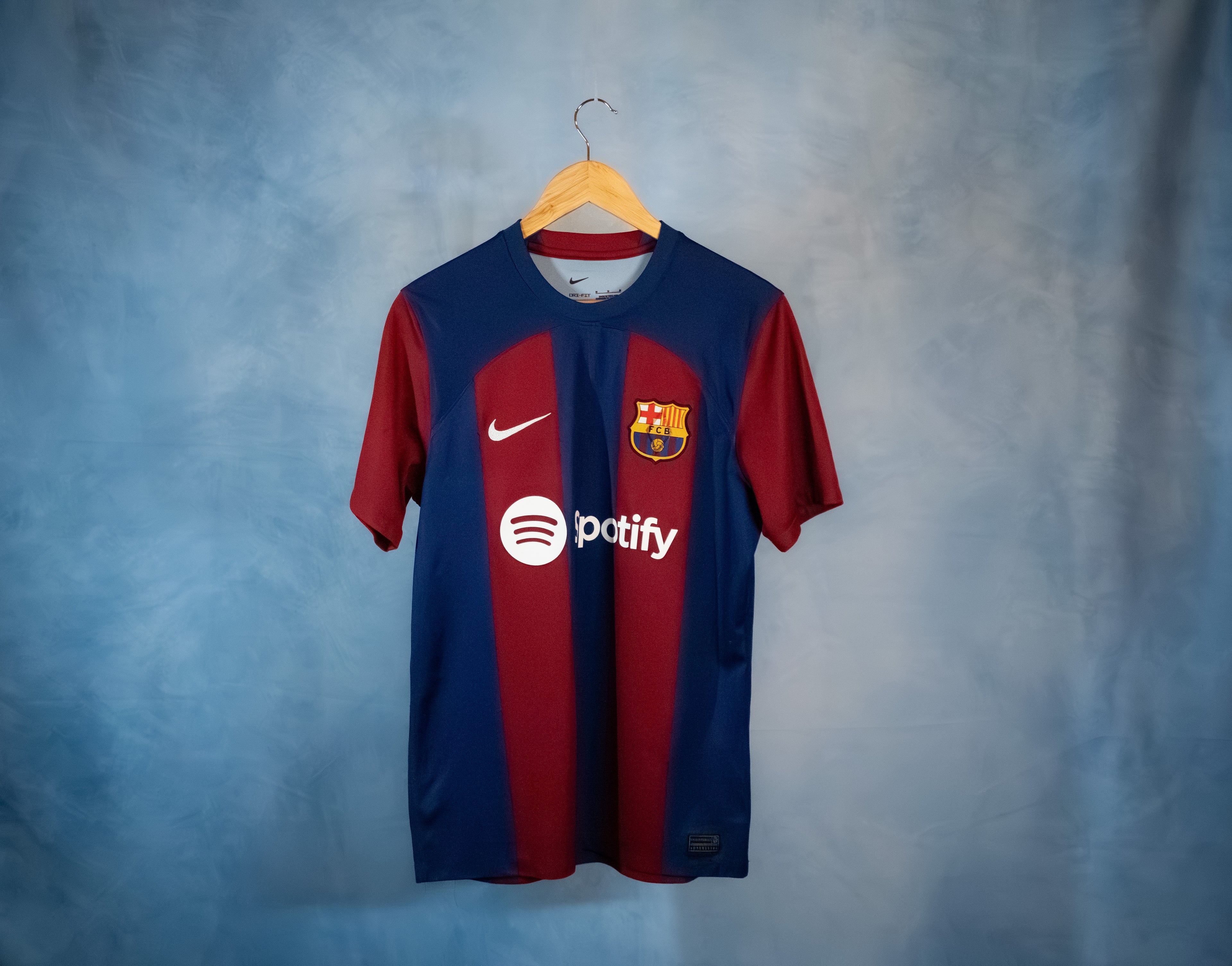 Nike Men's FC Barcelona 2023/24 Home Jersey M