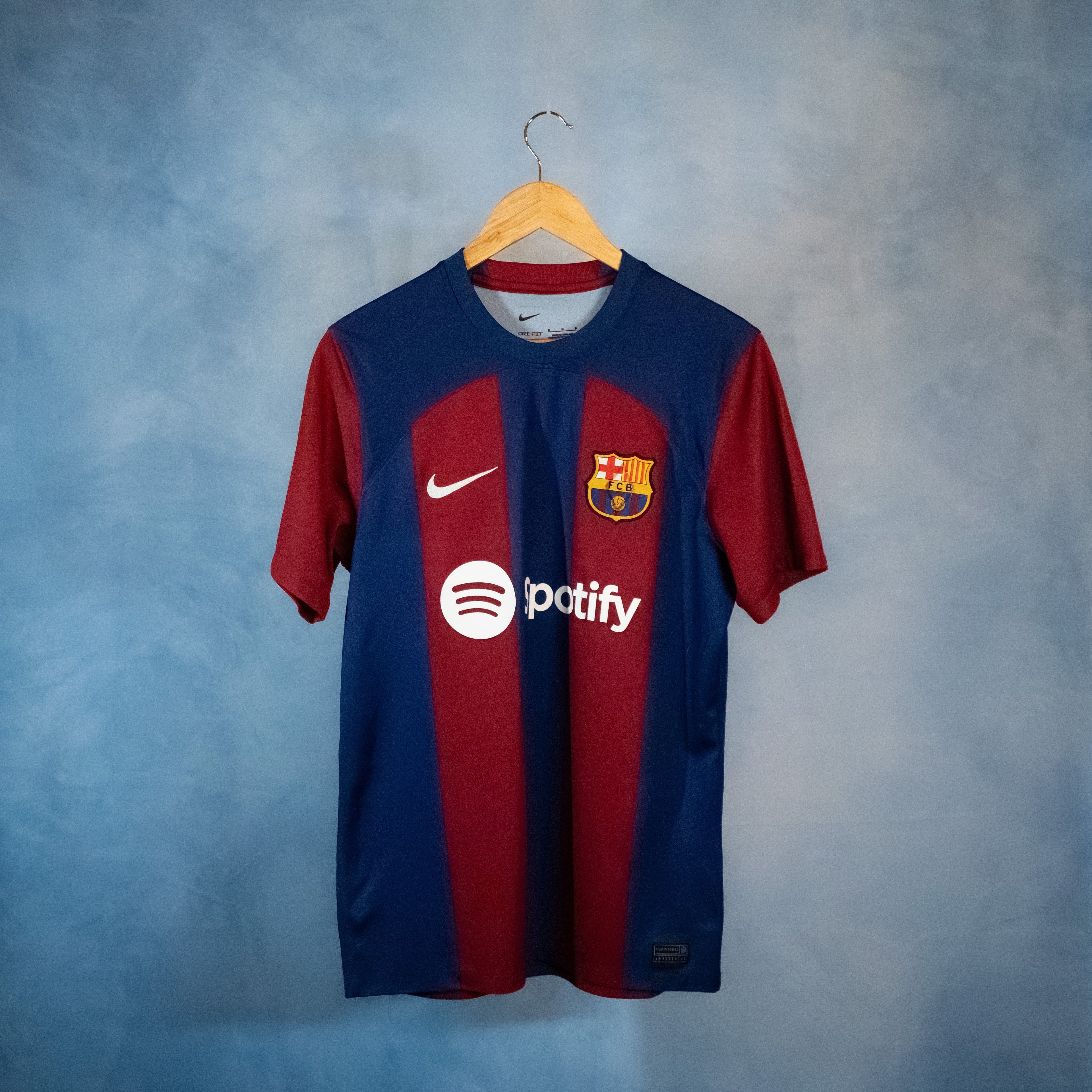 23/24 Barcelona Home Soccer Jersey Men's Small